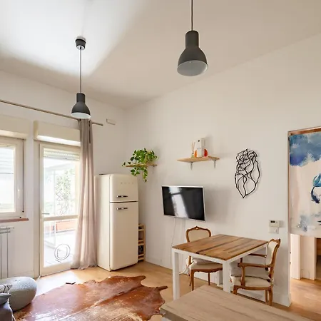 Apartment Pantanella House, 4 Persone, Terrazzo, Wi-fi, Porta Maggiore E San Giovanni, Metro C Per Il Centro E Tram Per La Stazione Termini *