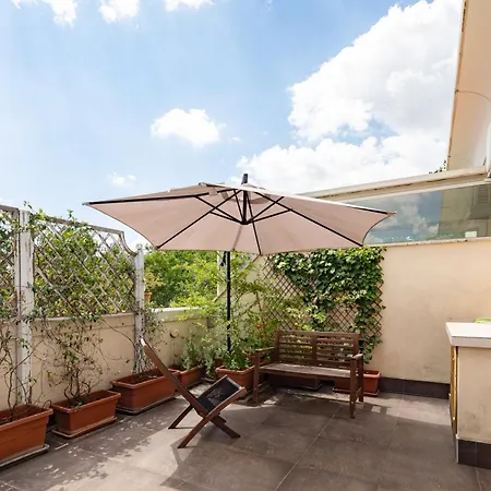 Pantanella House, 4 Persone, Terrazzo, Wi-fi, Porta Maggiore E San Giovanni, Metro C Per Il Centro E Tram Per La Stazione Termini Rome