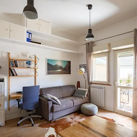 Apartment Pantanella House, 4 Persone, Terrazzo, Wi-fi, Porta Maggiore E San Giovanni, Metro C Per Il Centro E Tram Per La Stazione Termini Rome